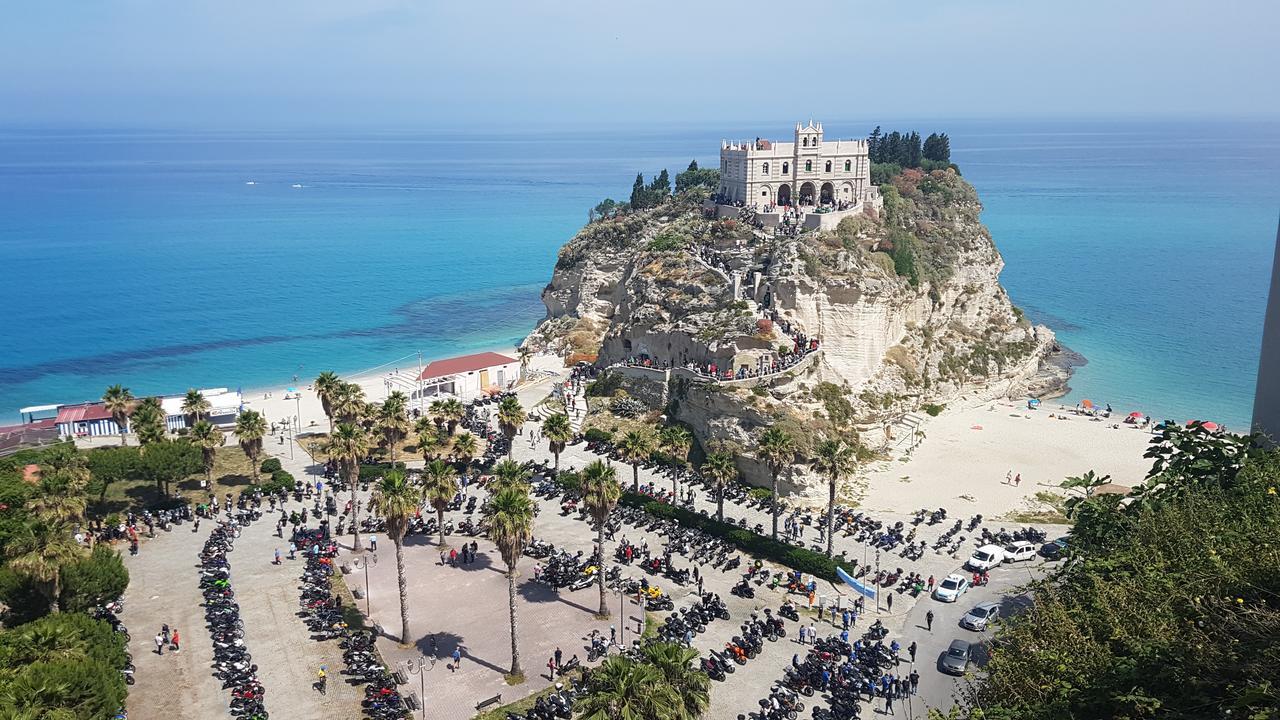 Bed and Breakfast Chez Moi Tropea Centro Exterior foto